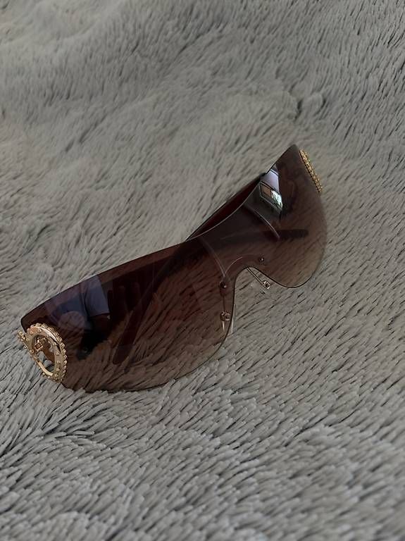 Shein Occhiali & Lenti: Sonnenbrille – Usato da Zürich venduto da mar_5gpw