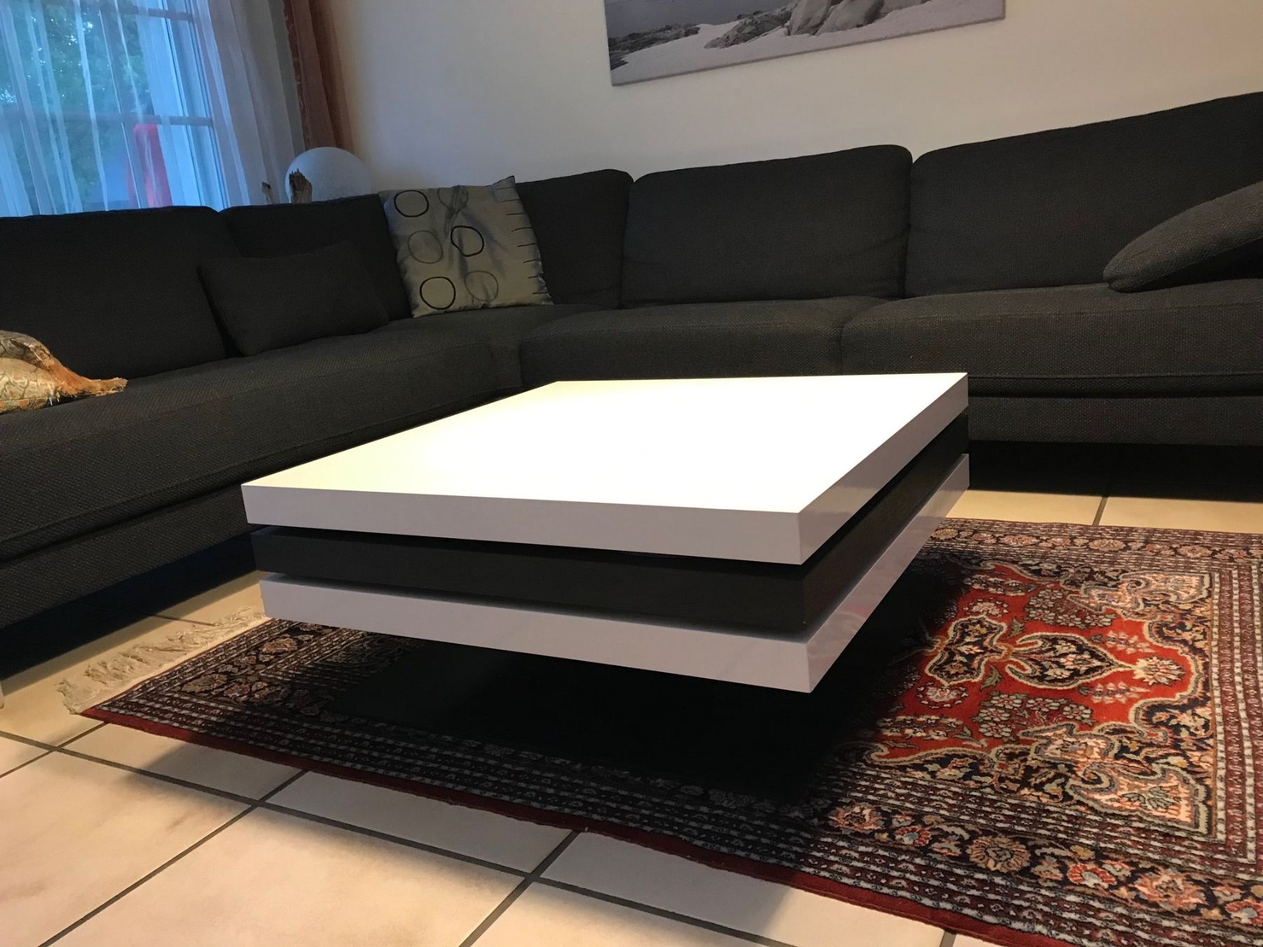 Ligne Roset Tische: Moderner Couchtisch, drehbar, weiss/anthrazit, Ligne Roset – Gebraucht aus Buchs AG von ikosanD