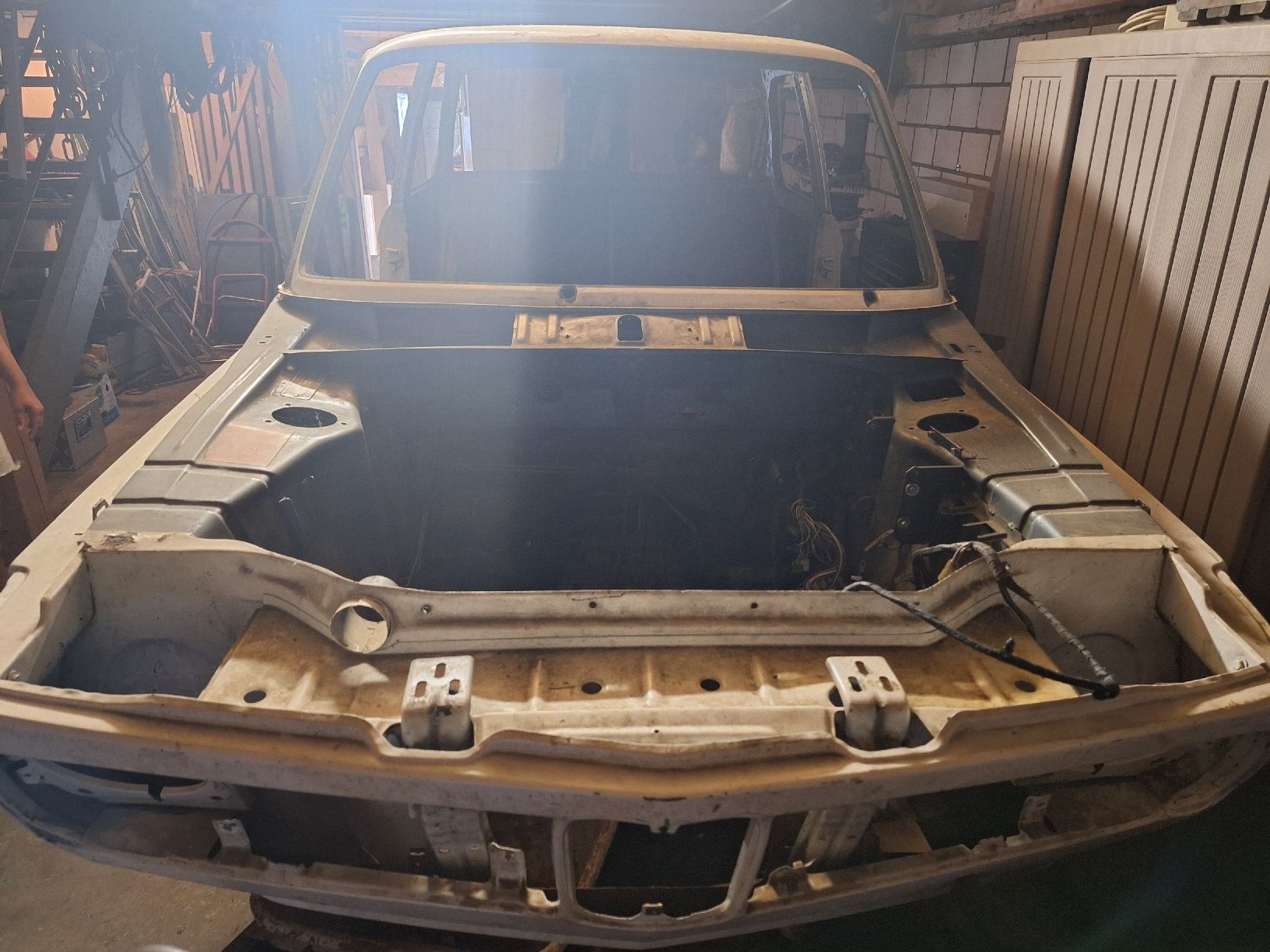 BMW Automobili: BMW 2002 TII 1974 zerlegt – Difettoso da Ricketwil venduto da bilar