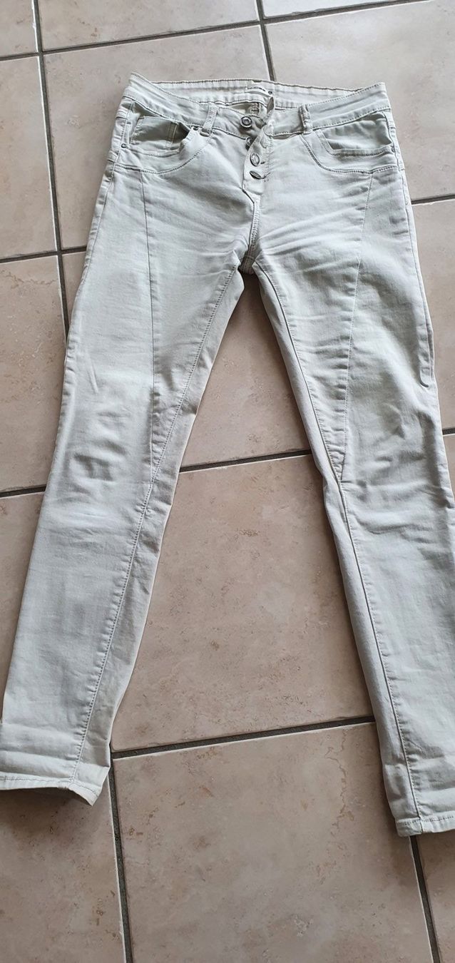 Hosen: Pantalon en coton XS blanc cassé – Gebraucht aus Moutier von gvmv