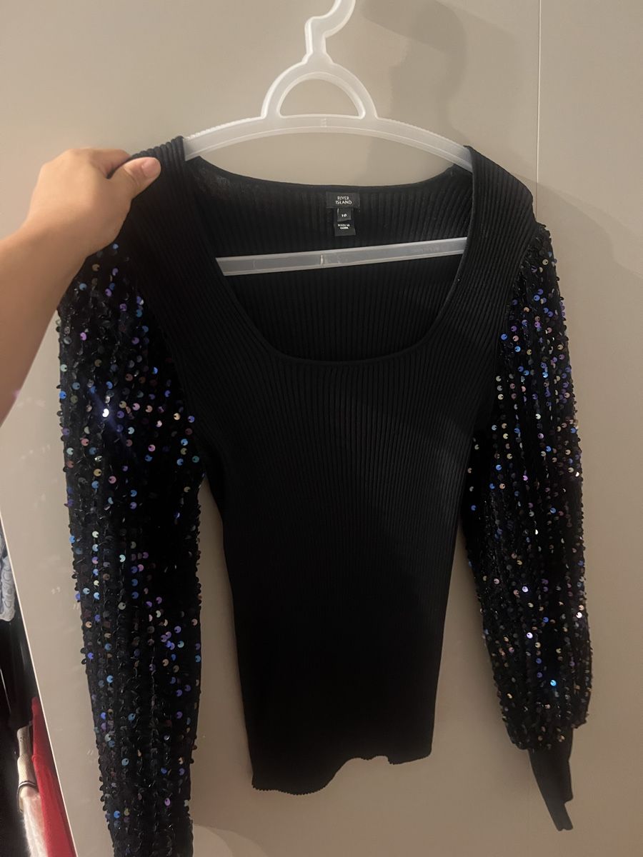 Maglioni & Felpe: Damen Pullover Schwarz Paillettenärmel – Usato da Zürich venduto da R1908