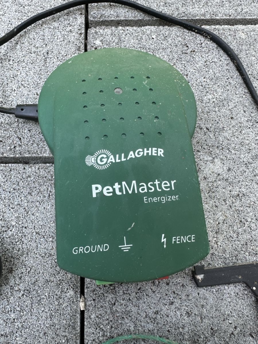 Tutti gli attrezzi: Gallagher PetMaster Energizer zur Tierhaltung – Usato da Emmenmatt venduto da yve_pq6b