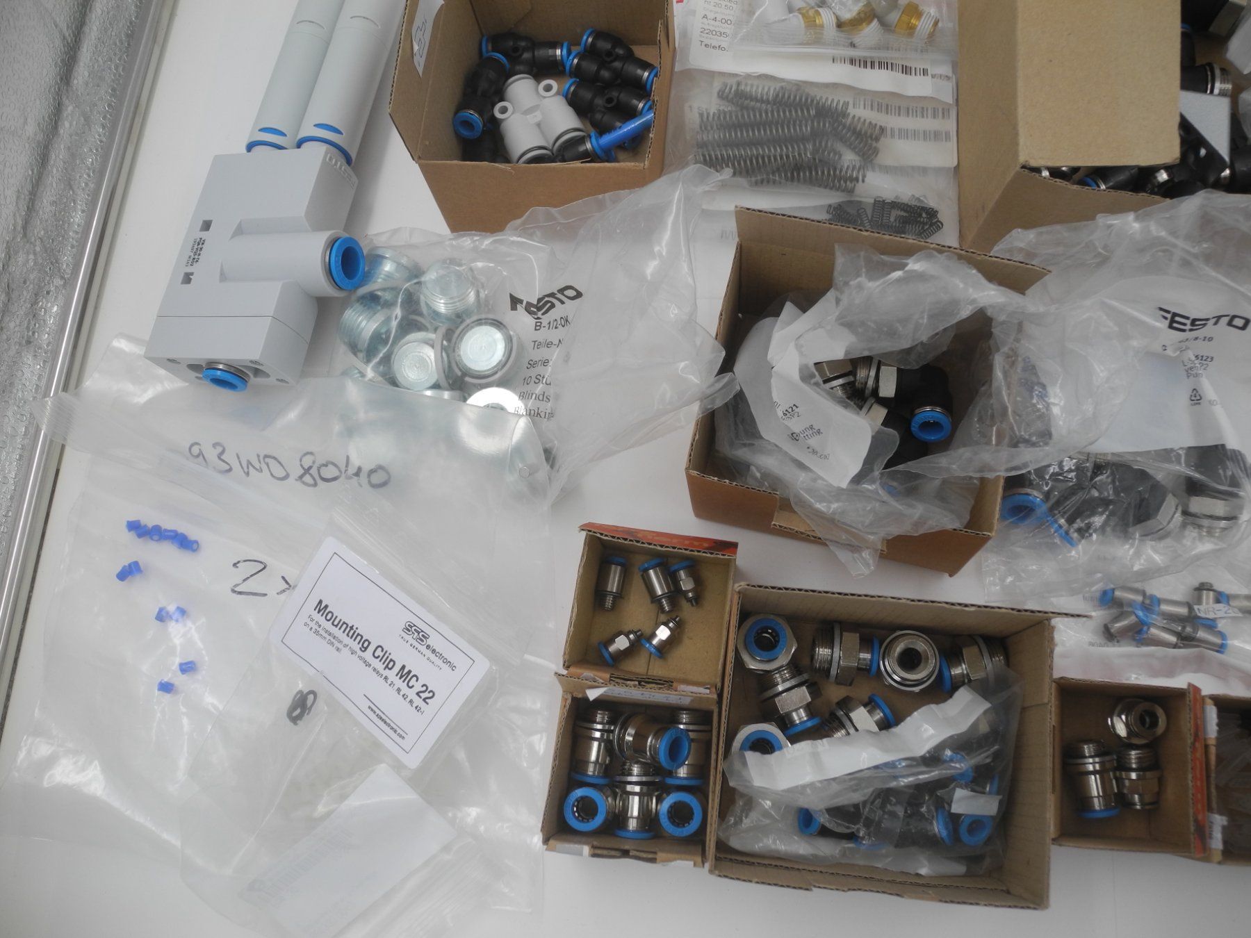 Elektronikbauteile: Festo L-Steck Verschraubenungen, Nr. 46b – Gebraucht aus Kottwil von Crazyrolf 5