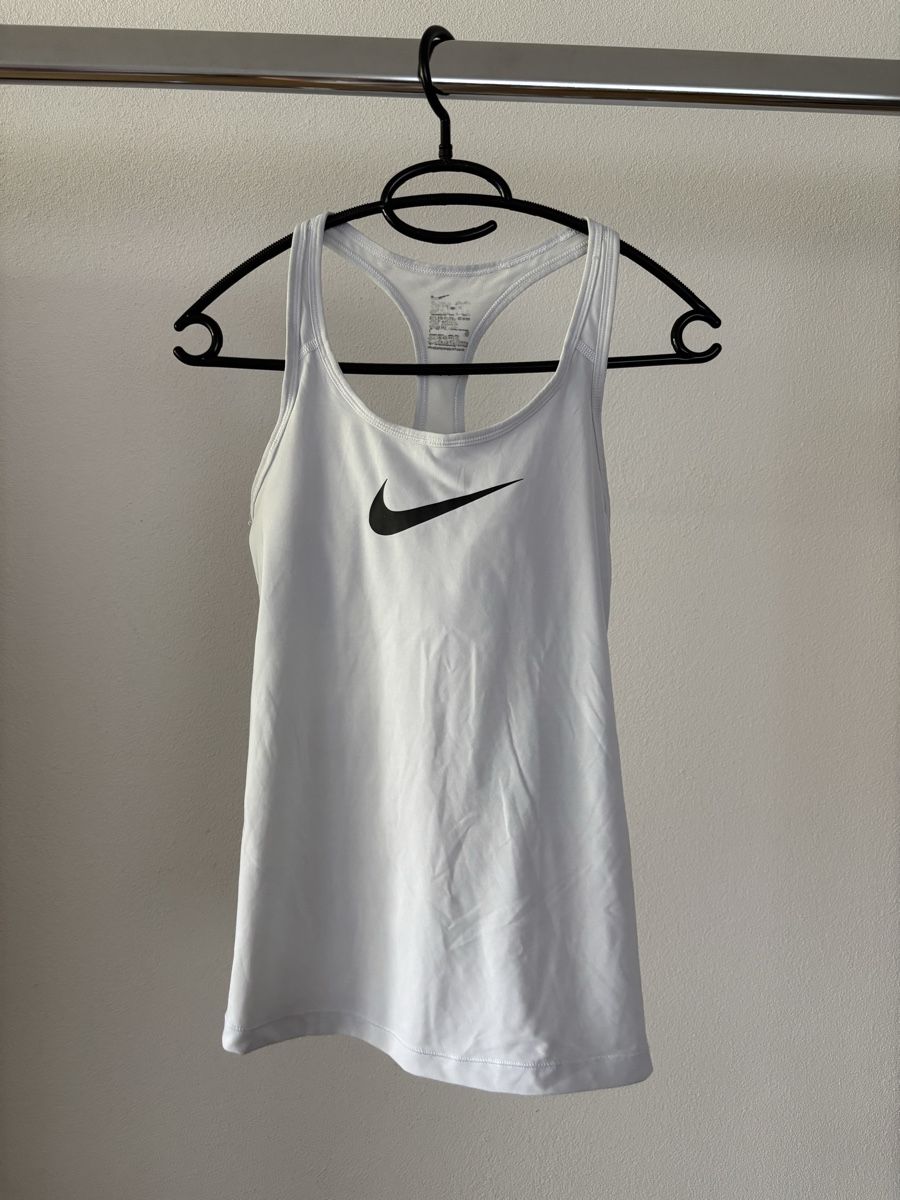 Nike T-Shirts: Nike Sportshirt – Gebraucht aus Kaltbrunn von celiabernet