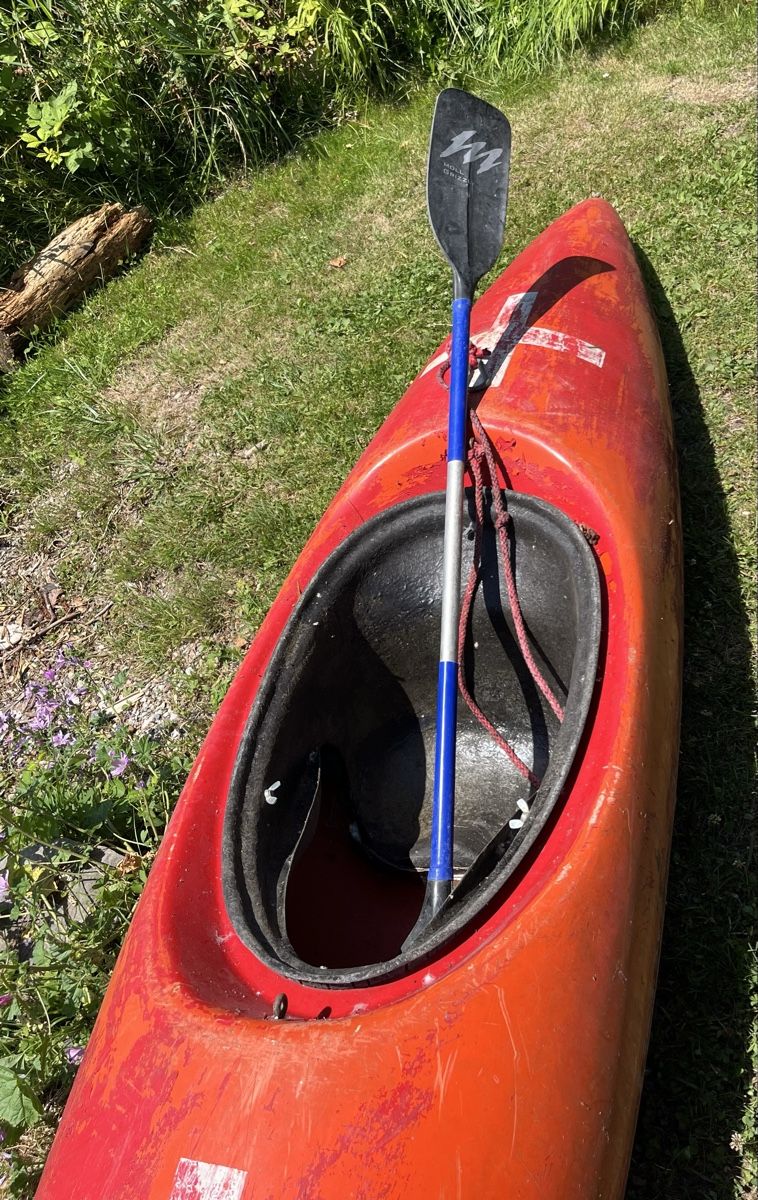 Boote: Red Kayak with Paddle Used Condition – Gebraucht aus Erlenbach ZH von waage77 2