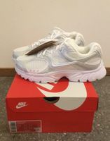 Nike Turnschuhe/ Sneaker Women, Gr. 40, neu
