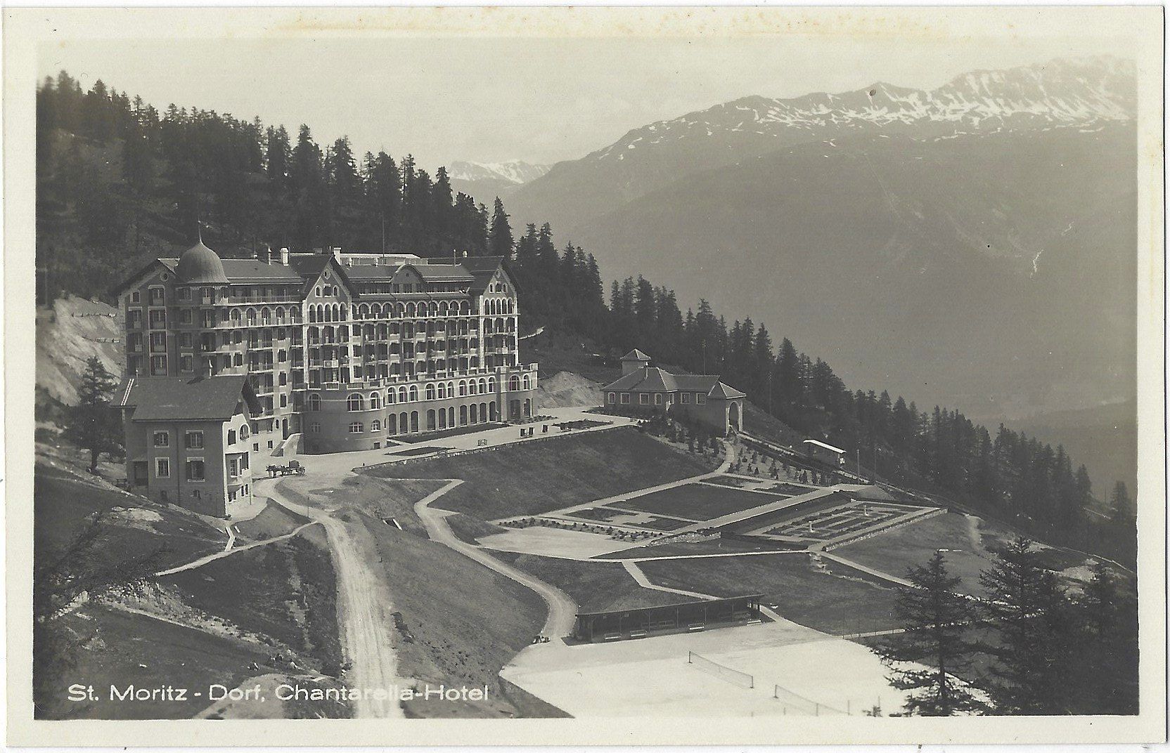Cartes postales: St. Moritz - Dorf,  Chantarella-Hotel – D'occasion à Bütschwil par Jackson1A