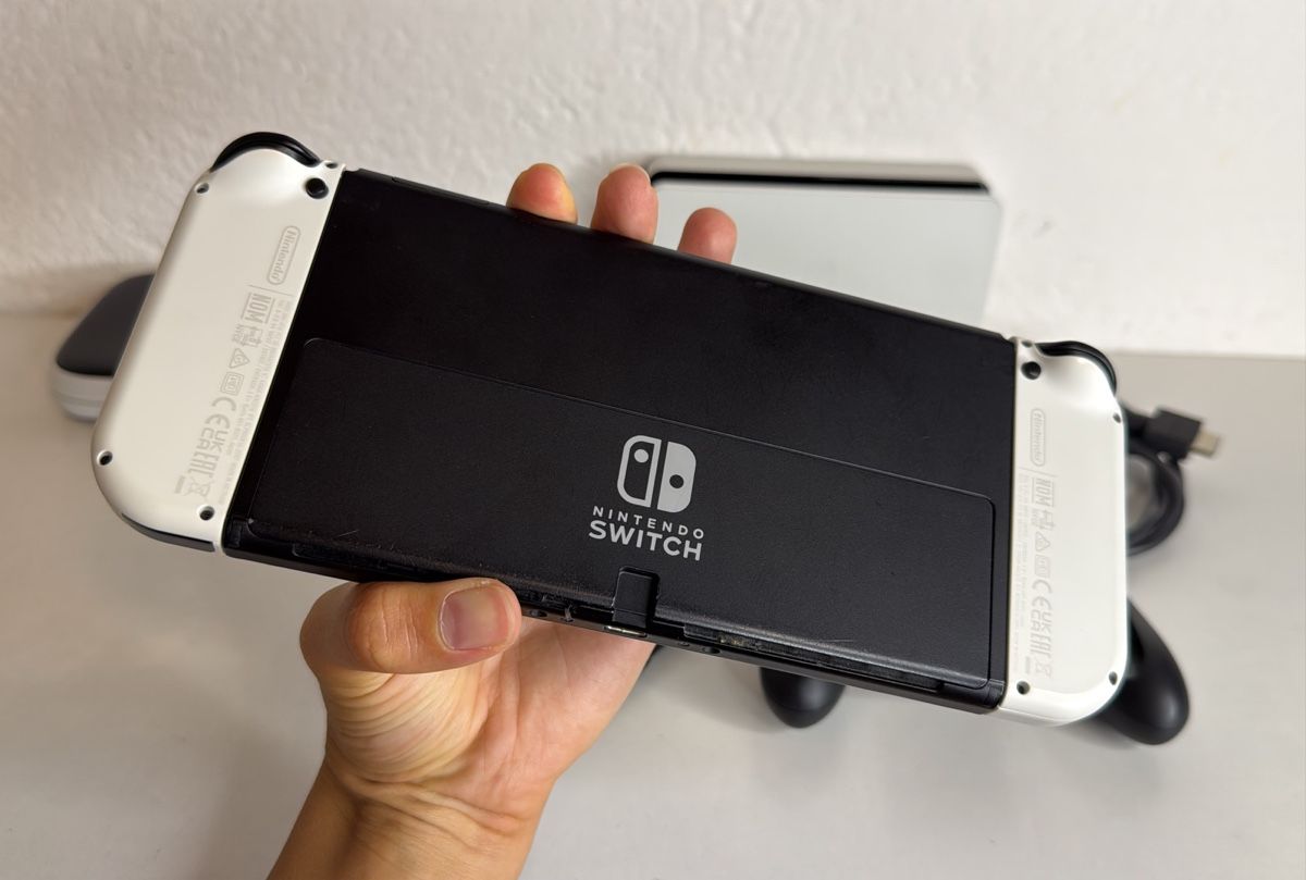 Nintendo Konsolen: Nintendo Switch OLED White - complete set 🎮 – Gebraucht aus Ehrendingen von bubulence 2