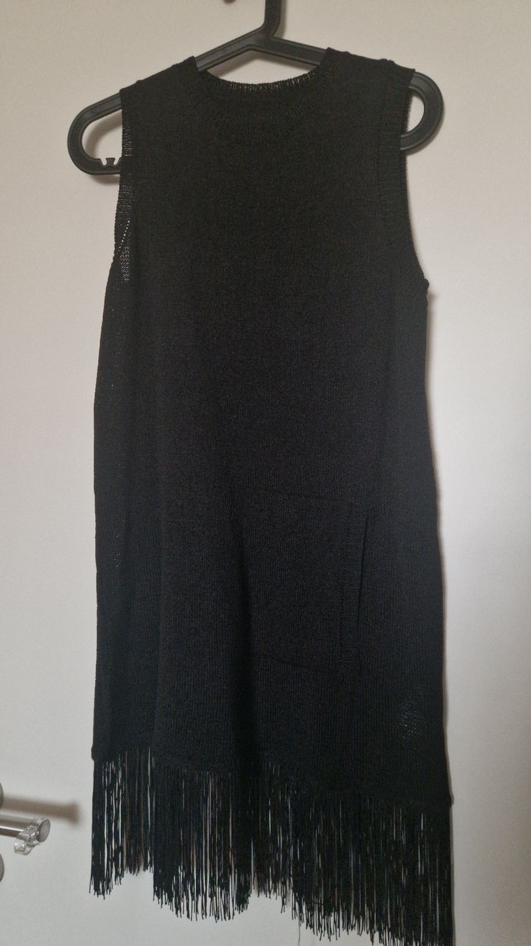 Kleider: Schwarzes Fransenkleid – Neu (gemäss Beschreibung) aus Diepoldsau von Celine059