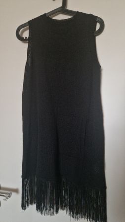 Schwarzes Fransenkleid