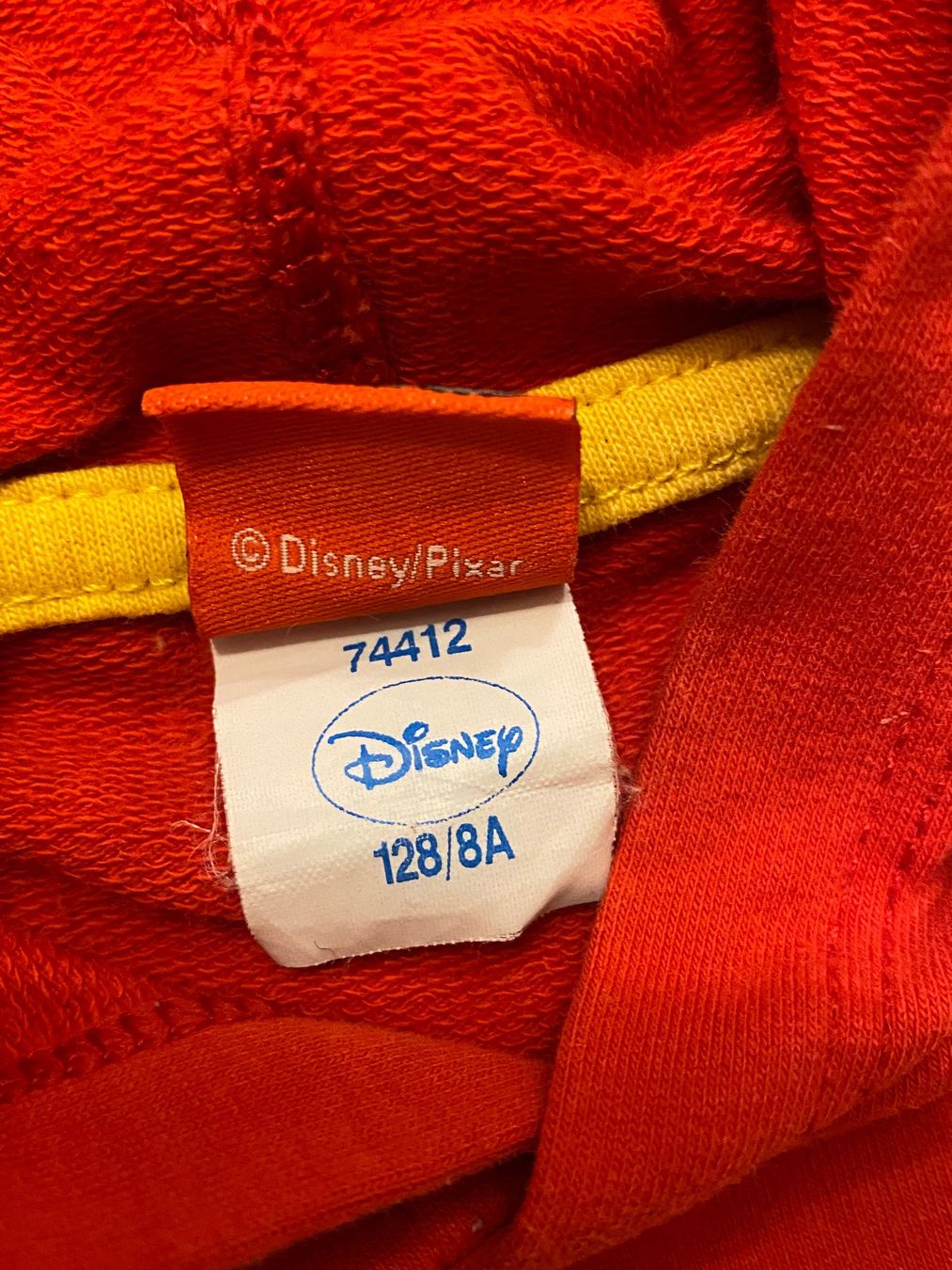 Maglioni & Felpe: Pullover Lightning McQueen Gr 128 Cars Kapuzenpullover – Usato da Basel venduto da him_5r5n 3