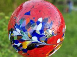 Gartenstecker Kugel aus Glas rot 20cm / Glaskunst