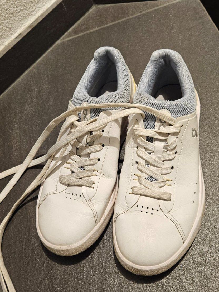 On Scarpe da donna: On The Roger Advantage Sneaker Gr.37.5 – Usato da Balgach venduto da silvia2030 1
