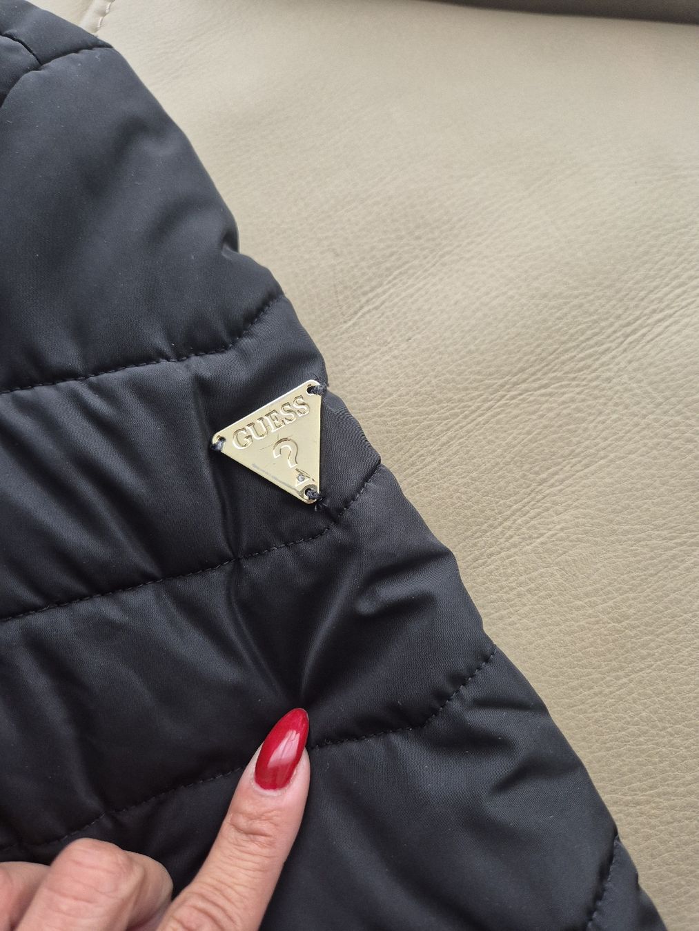 Guess Giacche: GUESS Winterjacke – Usato da Weisslingen venduto da Airgate 5