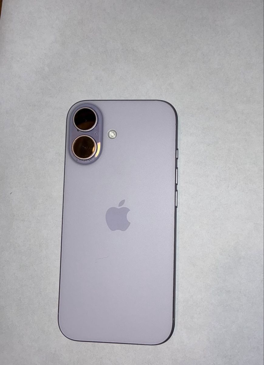 Apple Telefoni cellulari / Smartphones: iphone 17 lavande  – Usato da Petit-Lancy venduto da meg_sw2k