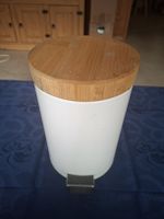 Abfalleimer weiss mit Bambusdeckel