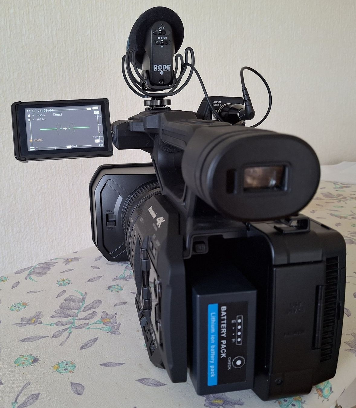 Panasonic Videocamere: Professioneller Panasonic 4K Camcorder HC-X1 – Usato da Niederhasli venduto da elise_sr2 4