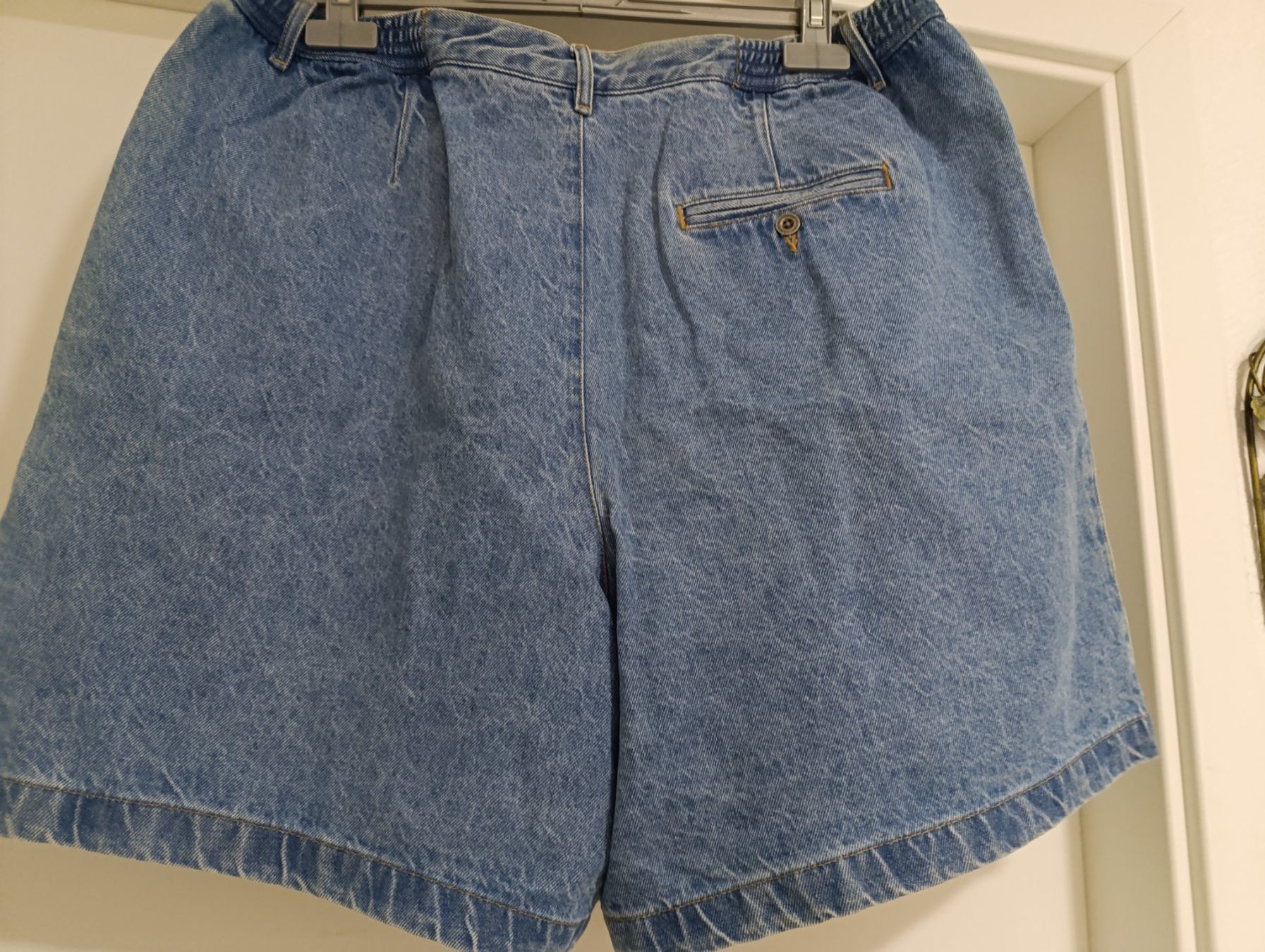 Jeans: Short jean – Nuovo (secondo la descrizione) da St-Cergue venduto da Neviana 2