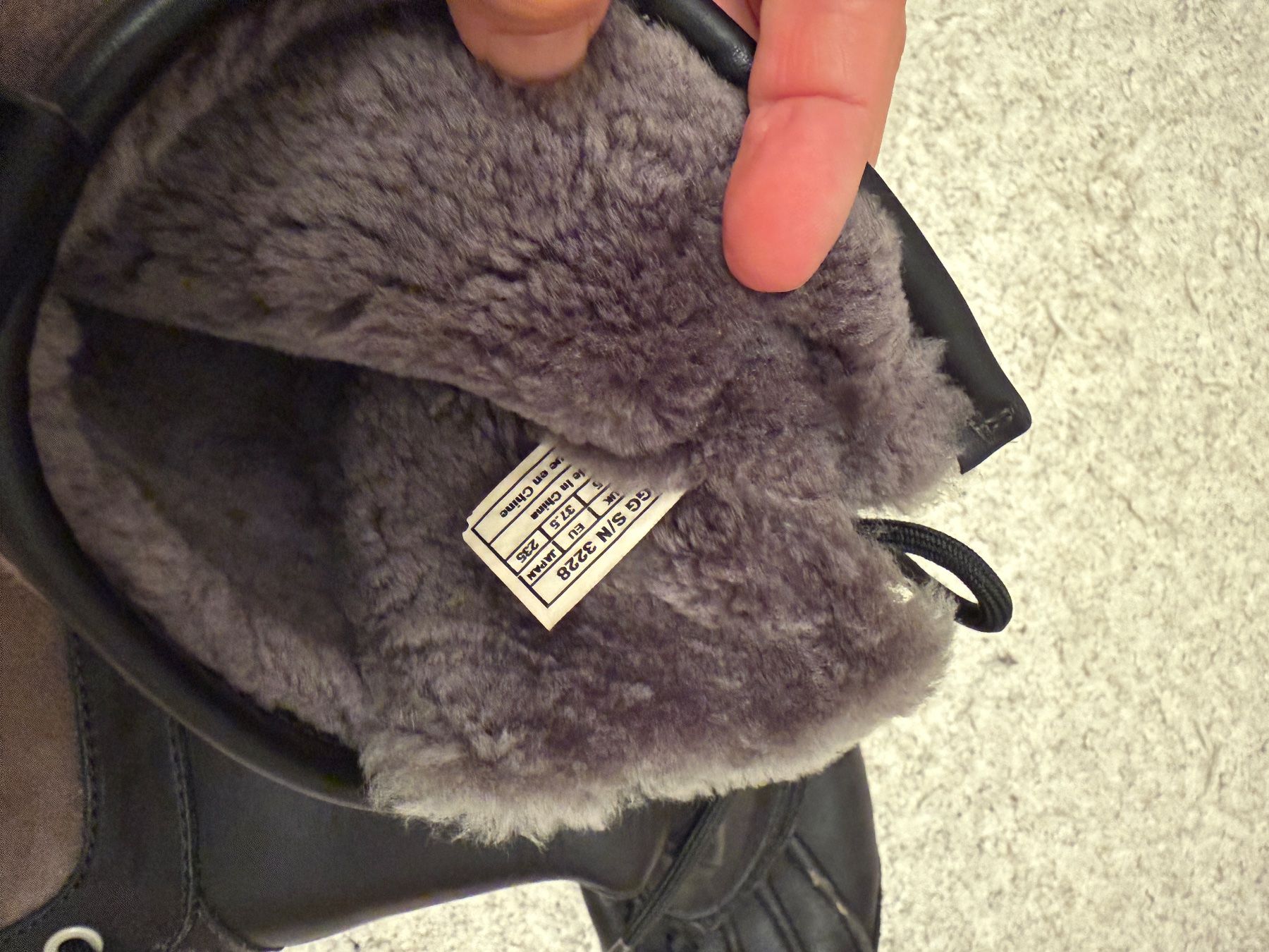 Ugg Herrenschuhe: Winterstiefel Ugg 37.5 – Gebraucht aus Küsnacht ZH von nat_m97w 4