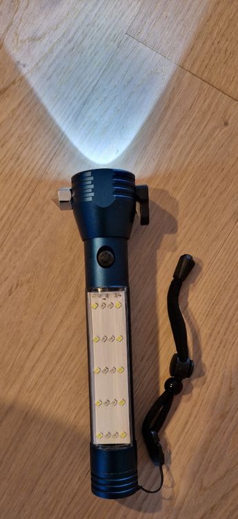 Mini LED Taschenlampe 3000 Lumen - Tragbare Notfalllampe Mit SOS-Funktion