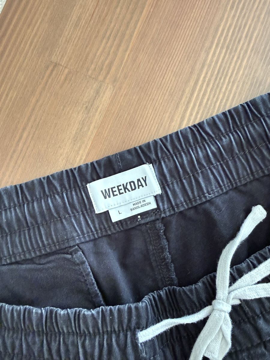 Weekday Pantaloni: Schwarze Shorts von Weekday. – Usato da Boppelsen venduto da gmp_b05 2