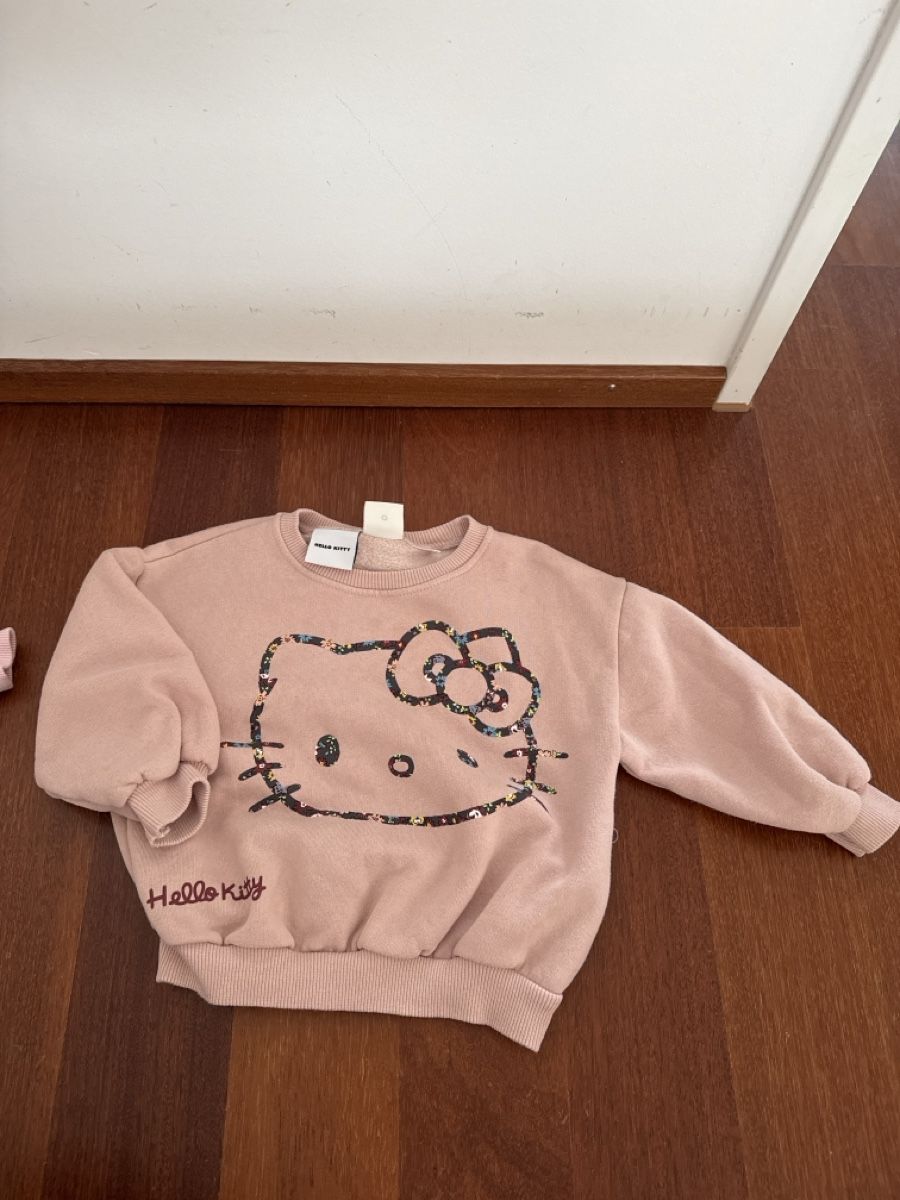 Zara Lotti & Set di vestiti: Zara Pullover Set, Gr. 92 (2 J.), Hello Kitty & Love – Usato da Hagendorn venduto da benjamin.peter 1