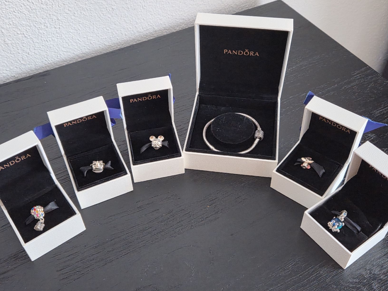 Pandora Altri gioielli: Pandora Armband Silber + Charms neu – Nuovo (secondo la descrizione) da Bülach venduto da Recherchieren