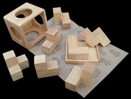 Würfel-Puzzle aus Holz