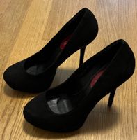 Neue, schwarze High Heels