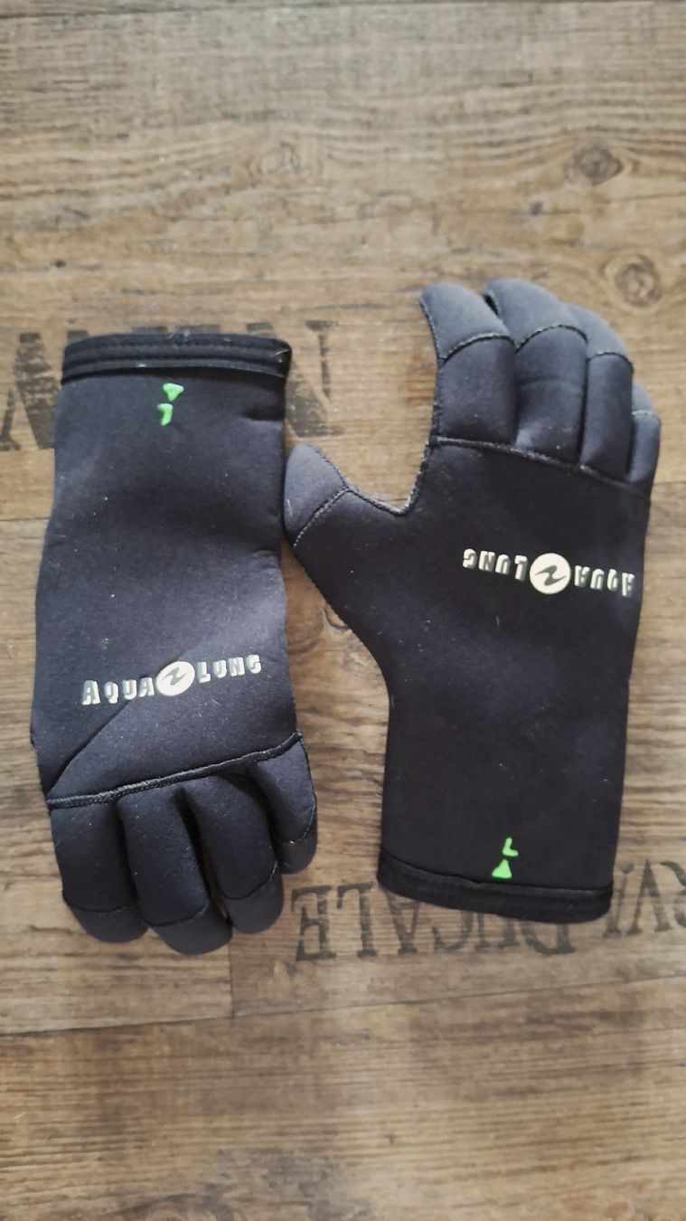 Handschuhe & Handstulpen: Tauchhandschuhe – Neu (gemäss Beschreibung) aus Aadorf von esq_xj7z