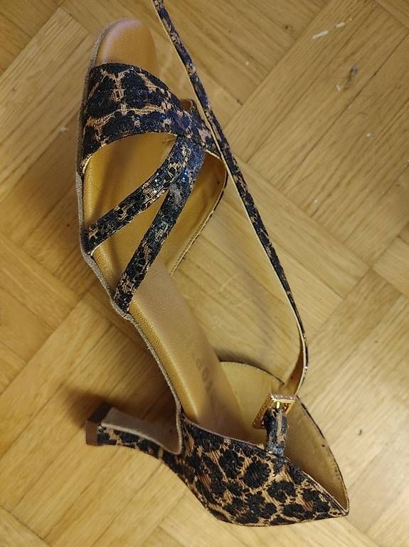 Scarpe da donna: Tanzschuhe – Usato da Dielsdorf venduto da lori_lopolo 1