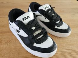 Coole Sneaker, schwarz-weiss, Grösse 42, Fila