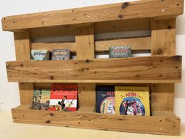 Bücherregal aus Paletten