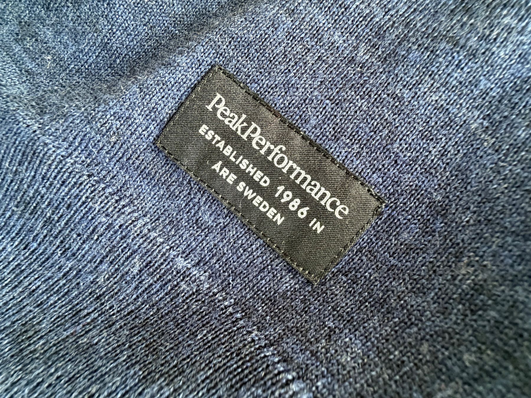 Peak Performance Pullover & Sweatshirts: PEAK PERFORMANCE Pullover 100% extrafeiner Merinowolle Gr. L – Gebraucht aus Interlaken von Bona55 9