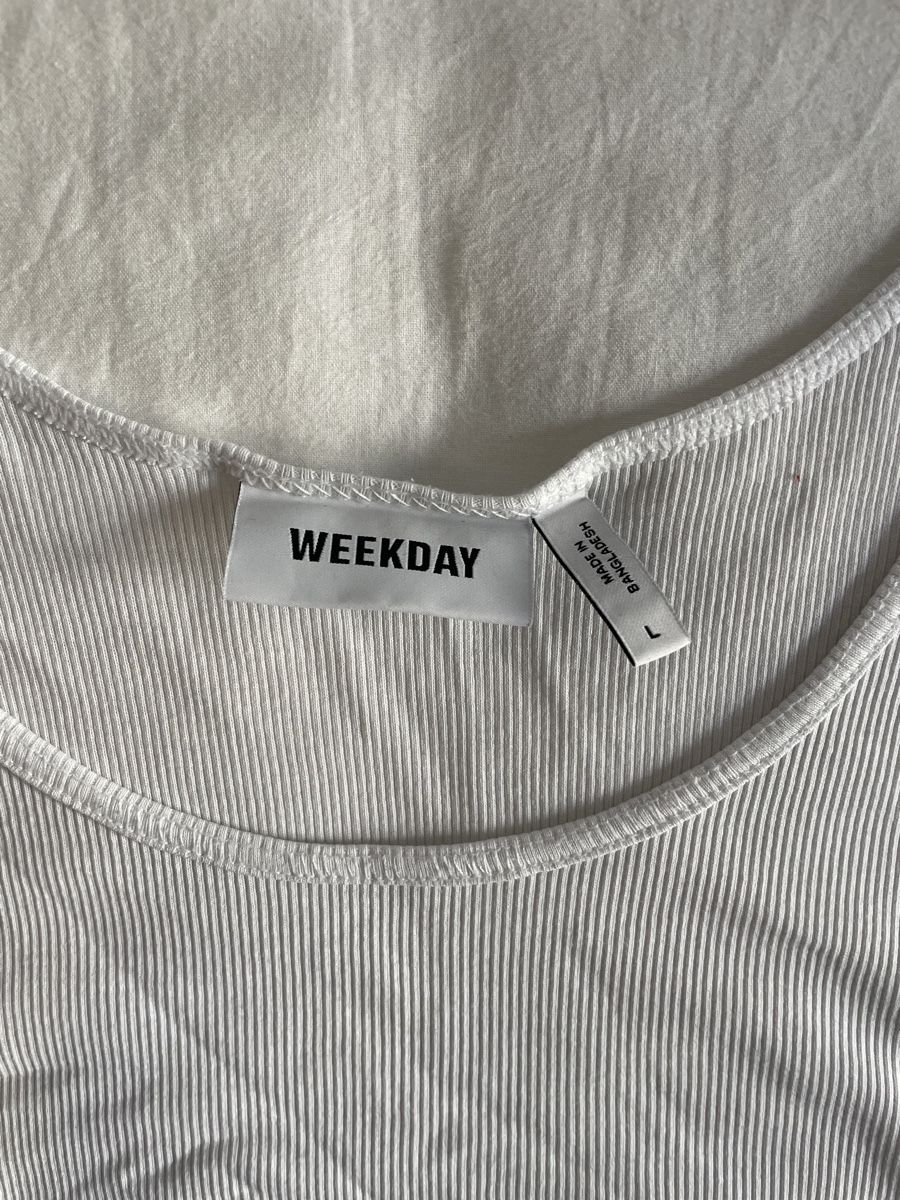 Weekday Tops: weisses Tanktop Weekday – Gebraucht aus St. Gallen von msc_23 2