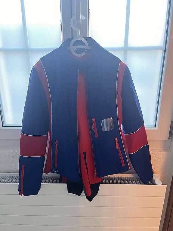 Giacche: Skidress (Schild) blau/rot – Usato da Pfaffnau venduto da Bazinga 1