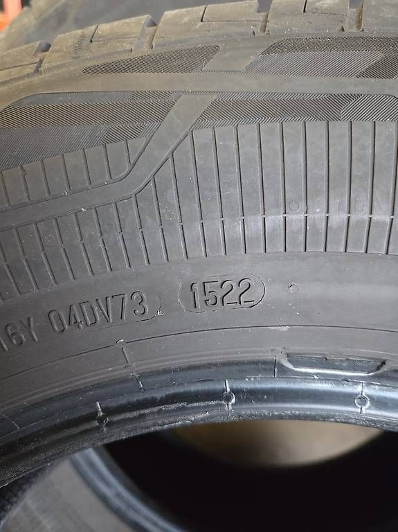 Sonstiges Schreiben & Zeichnen: 2 Pneumatici estivi Continental 235/65R16C – Gebraucht aus Arogno von Vallembro 2