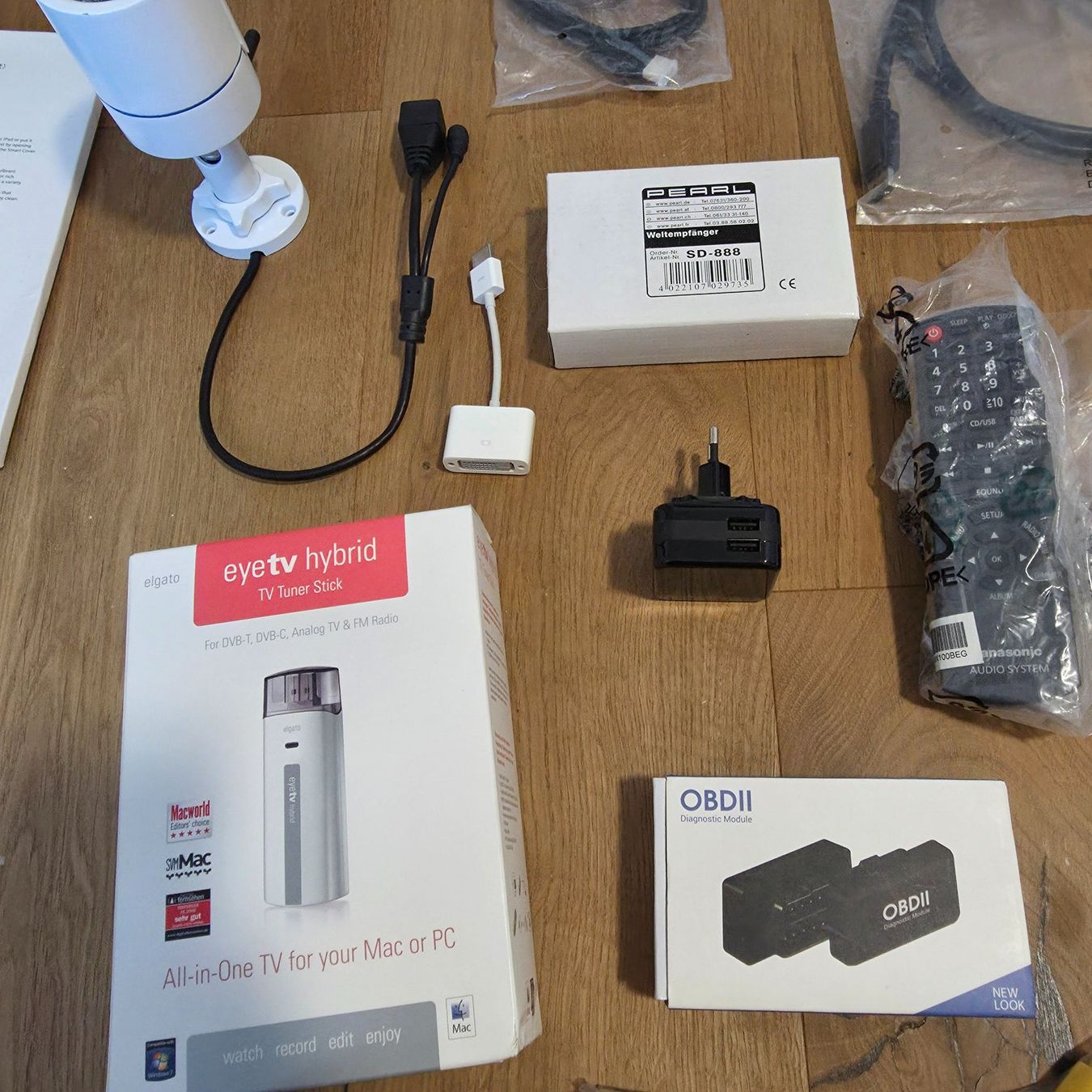 Componenti elettronici: Elektronik Konvolut - – Usato da Volketswil venduto da K.. 1