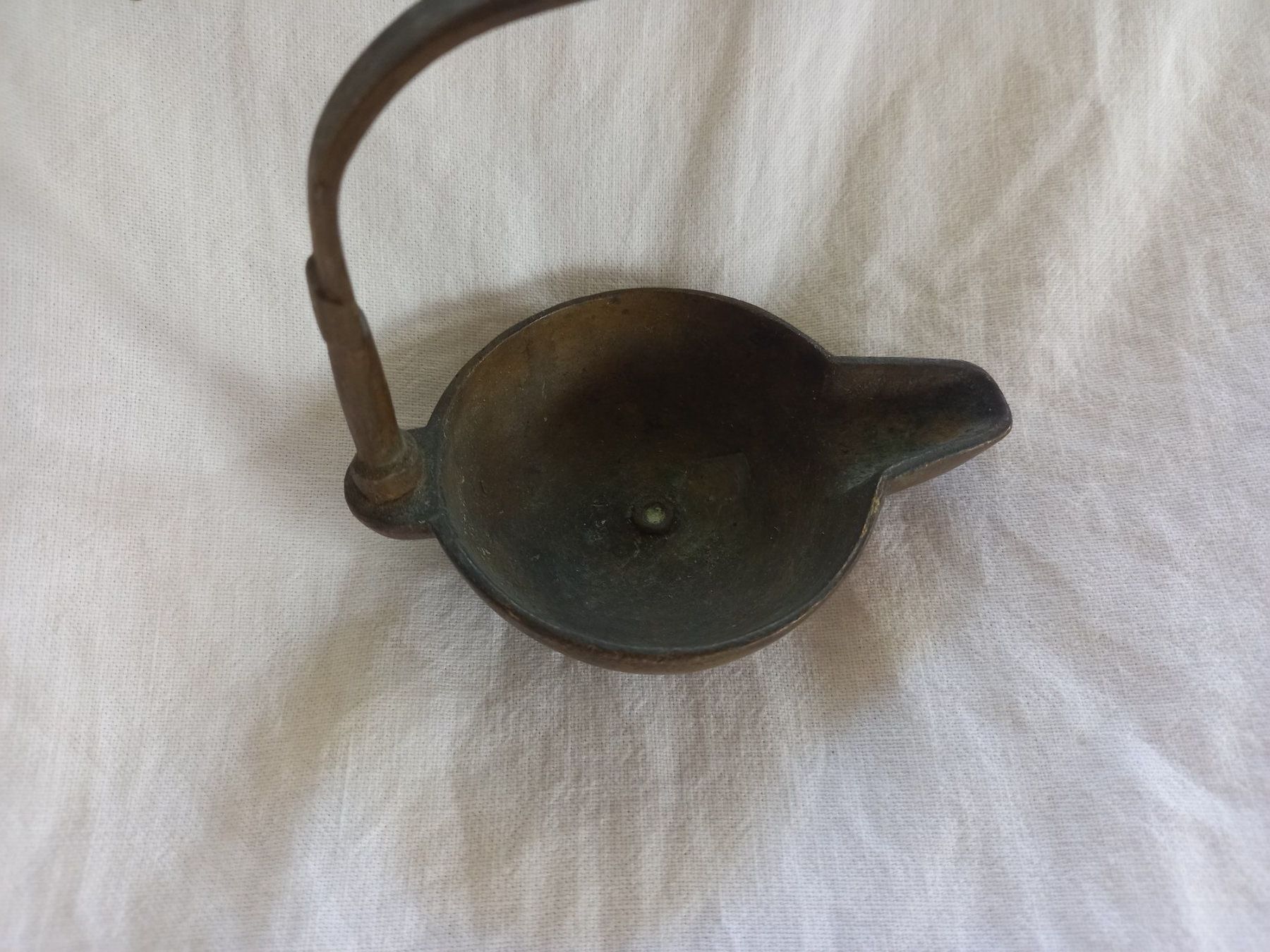 Lampade: Lampe à huile ancienne en laiton – Usato da Rossens FR venduto da Souris1 1