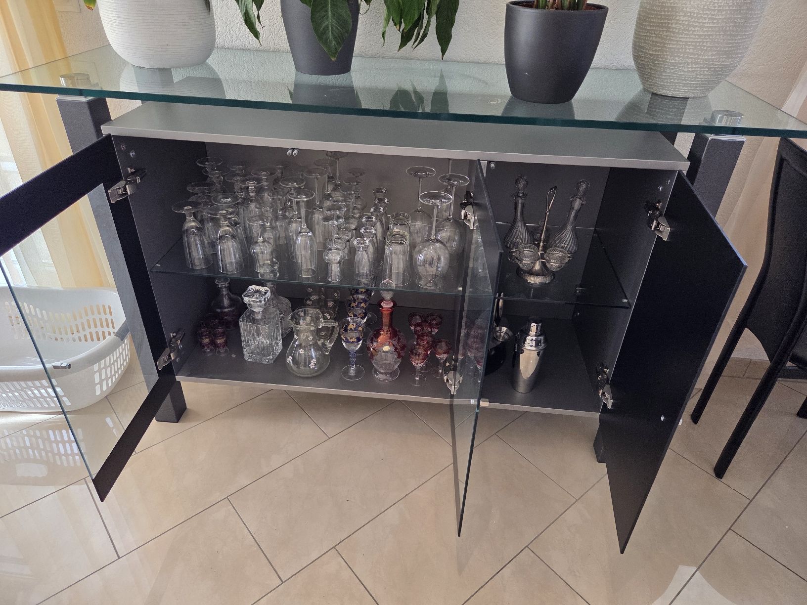 Cassettiere: Moderne Glas Kommode – Usato da Dornach venduto da __SARAH__ 1