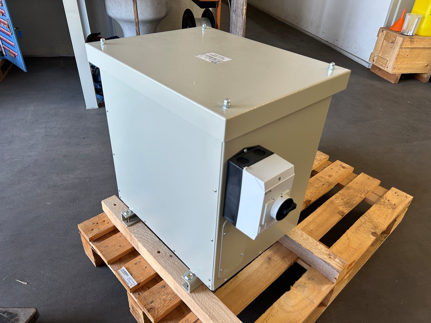 Eaton Componenti elettronici: EATON Trafo NEU – Nuovo (secondo la descrizione) da Zofingen venduto da Maschinenfabrik
