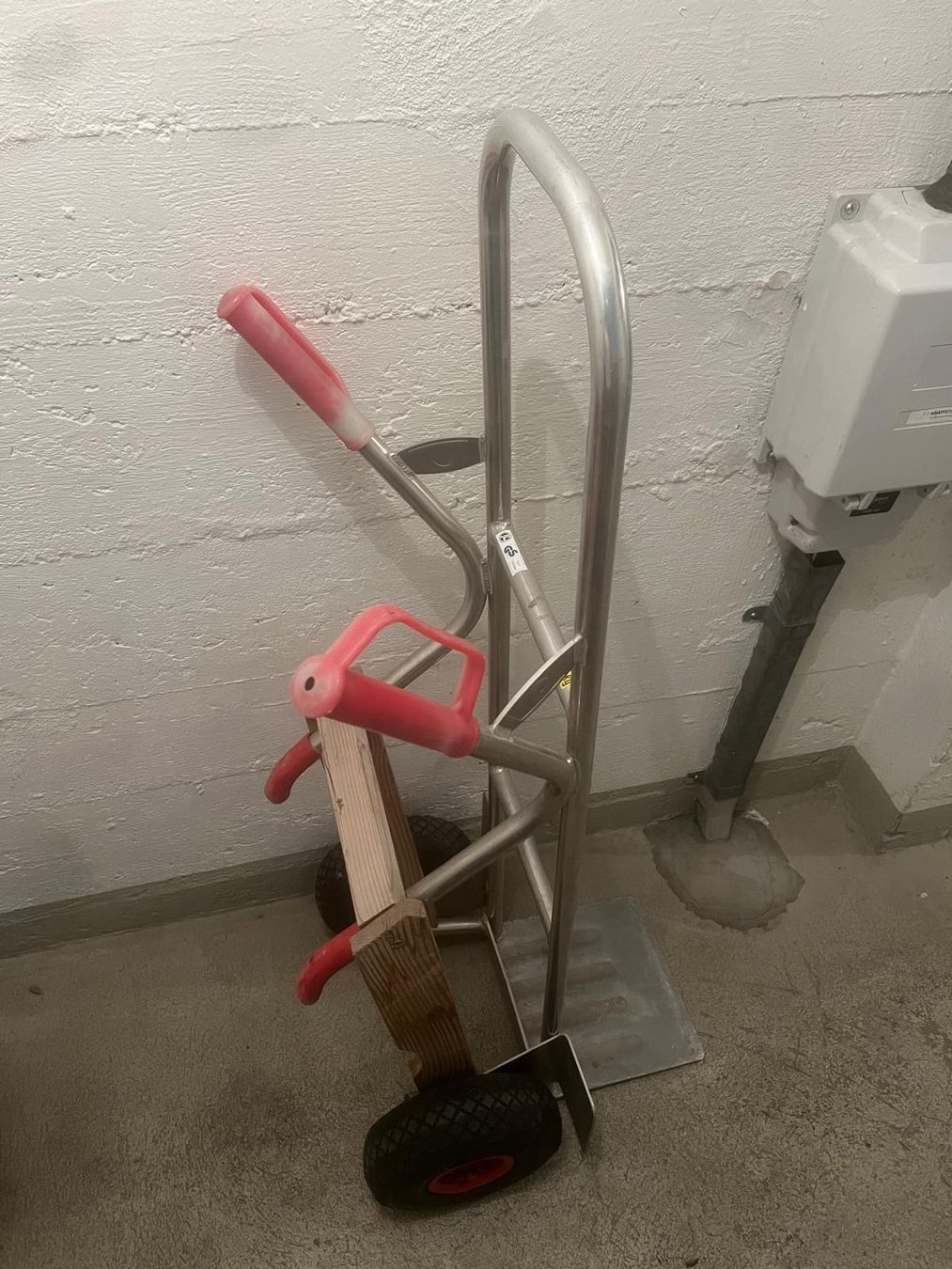 Schubkarren: Sackkarre Aluminium – Gebraucht aus Urtenen-Schönbühl von jne_mvm7 2