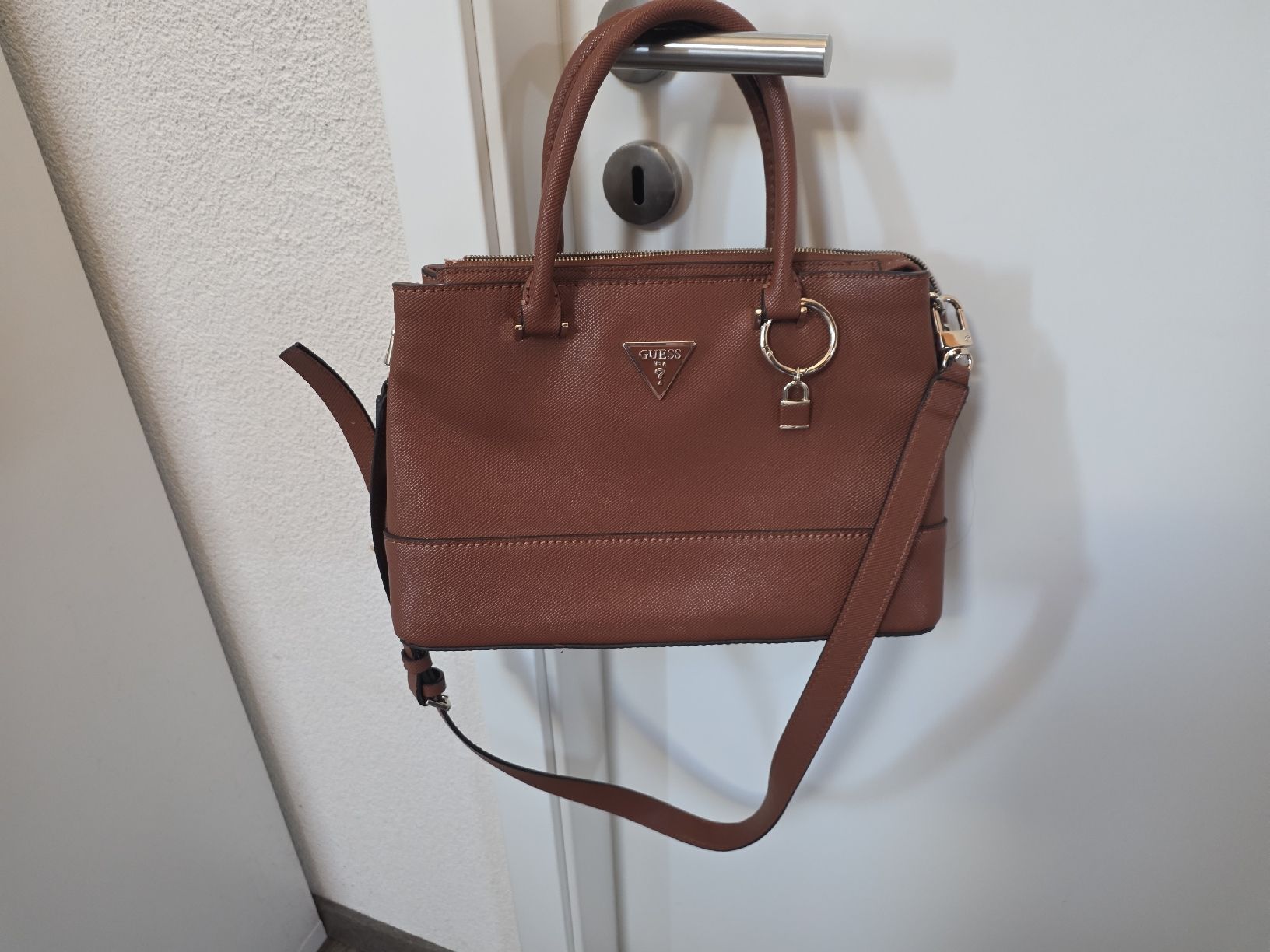 Guess Taschen für Damen: Sac Guess – Neu (gemäss Beschreibung) aus Corcelles-Payerne von Shielddd