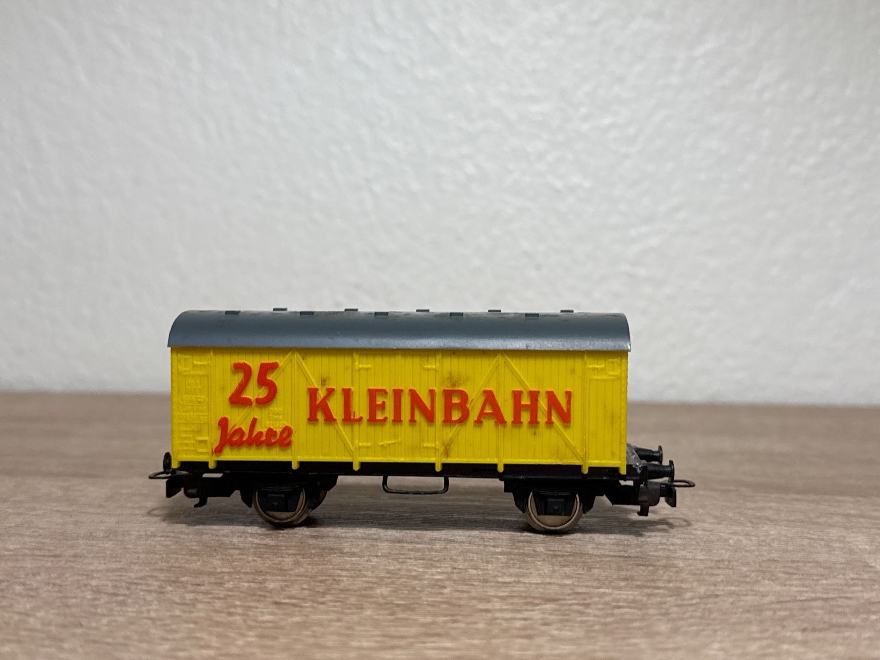 Kleinbahn Modellini di ferrovie: Kleinbahn Güterwagen H0 (29) – Usato da St-Aubin-Sauges venduto da Lo_Go 1