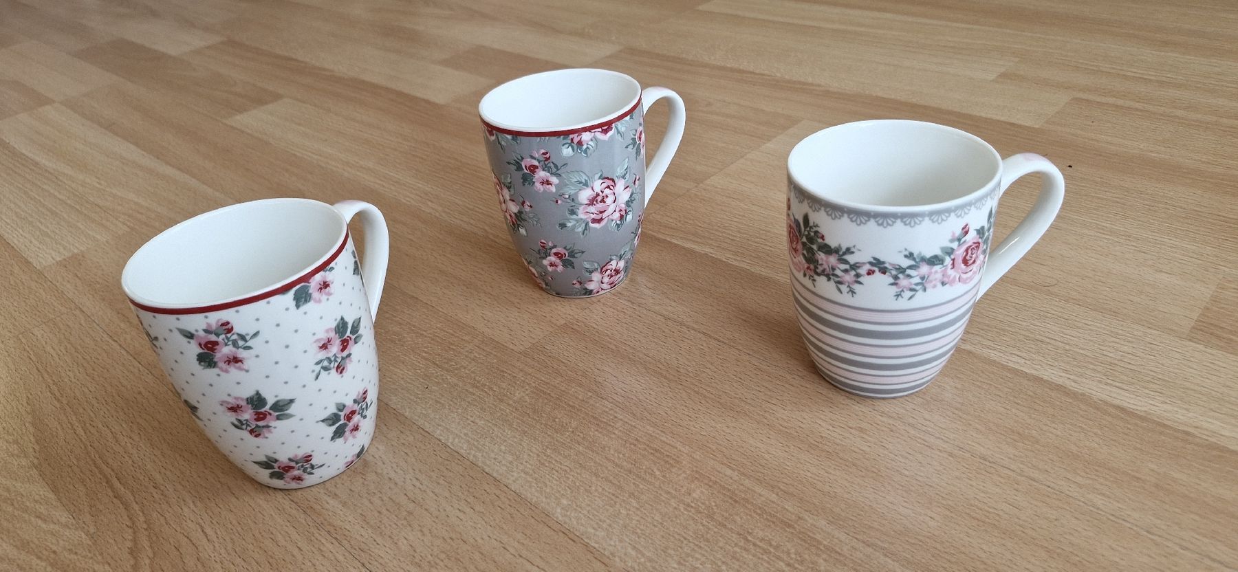 Tazze: 3 Tassen mit Blumenmuster gebraucht – Usato da Rupperswil venduto da Cielo46