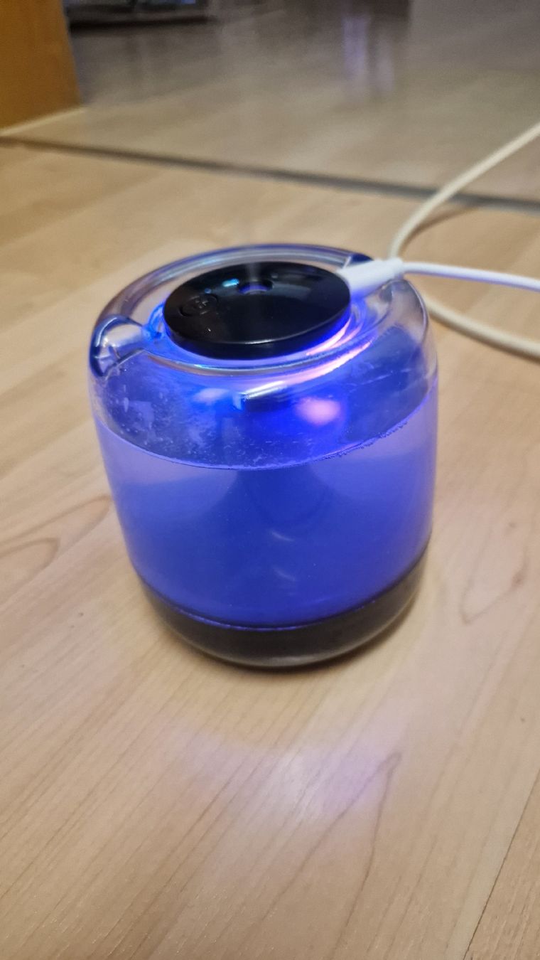 Humidificateurs: Umidificatore Ambiente USB con Luce LED Colorata - Diffusore – Neuf (Voir description) à Berikon par bul_5tkb 2