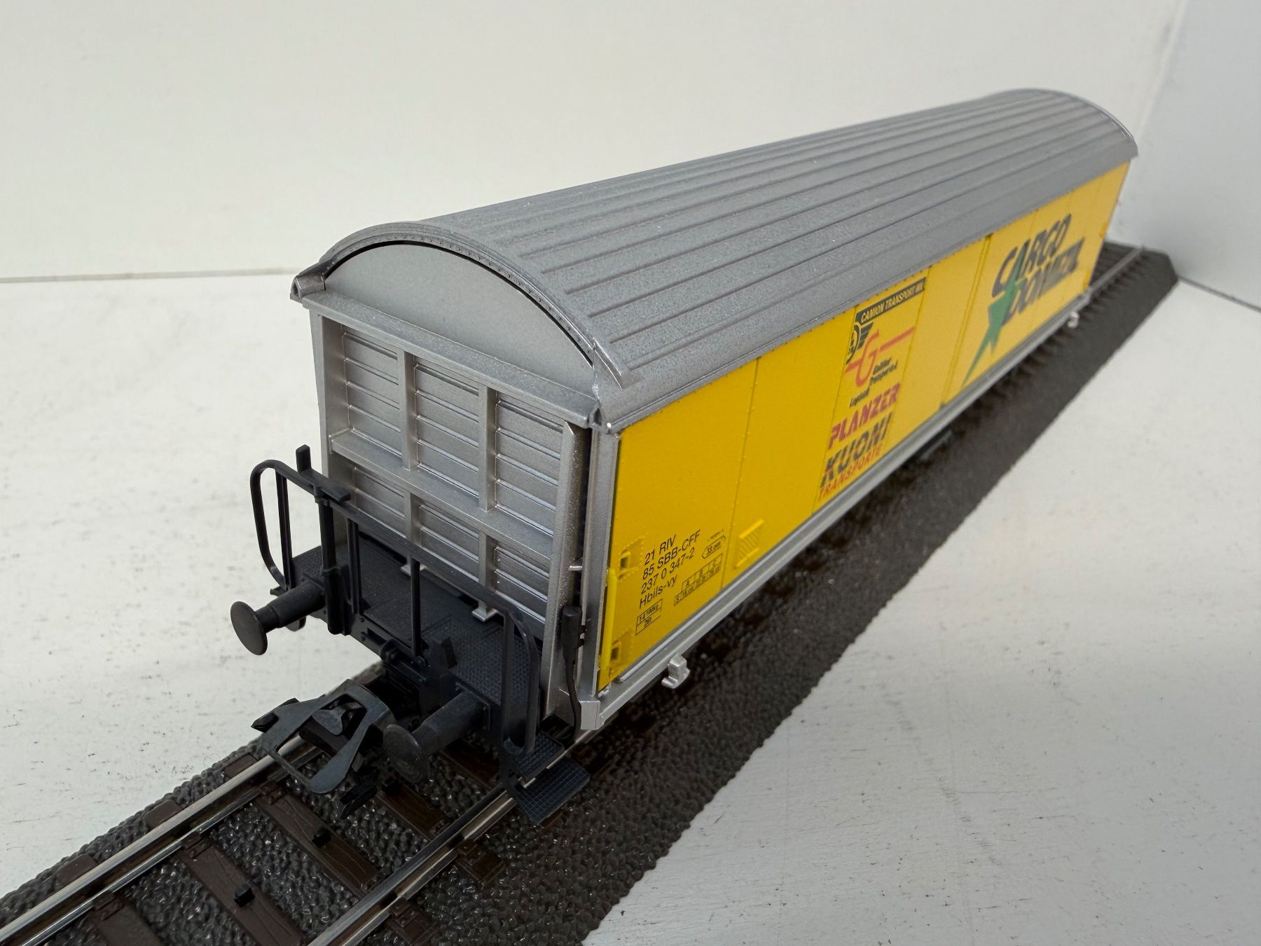 Märklin Modellini di ferrovie: Märklin Schiebewandwagen Hbils  SBB Cargo Domozil Planzer – Usato da Büsserach venduto da ModellbahnDepot 3