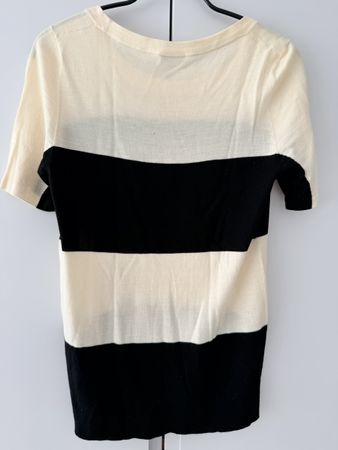 AKRIS Shirt feinste Wolle Grösse S (geflickter Zustand)