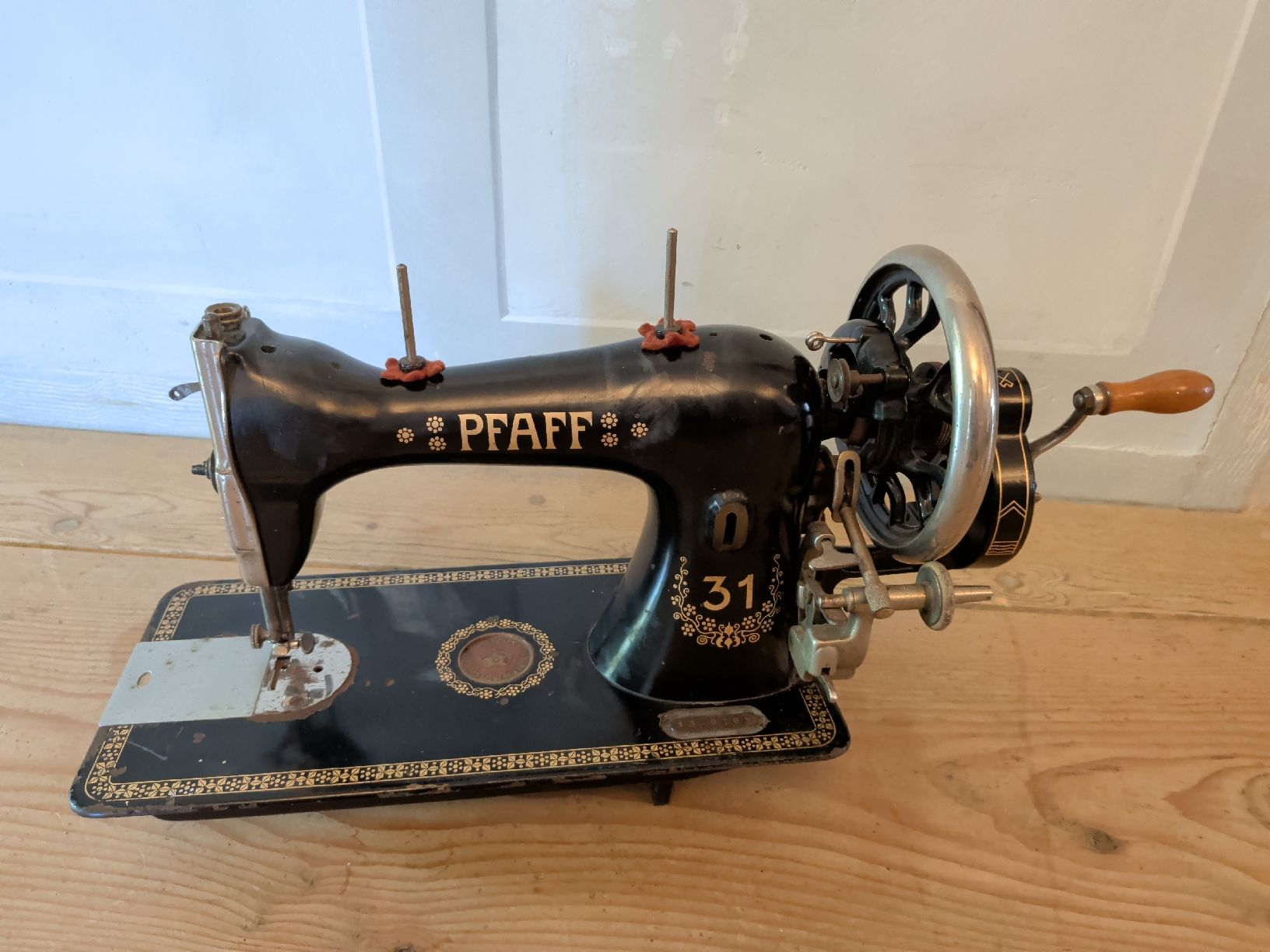 Pfaff Macchine da cucire: Pfaff Nähmaschine Modell 31 antik – Usato da Dietfurt venduto da Subforce1853
