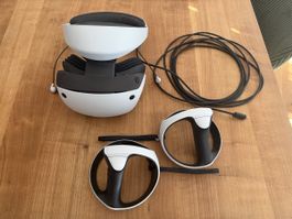 Sony PlayStation VR2 Headset mit Controllern top Zustand